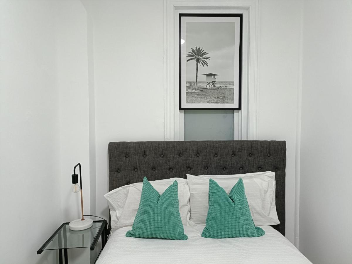 Homestay Lovely 1min Walk To Station With 55inch Tv Sydney